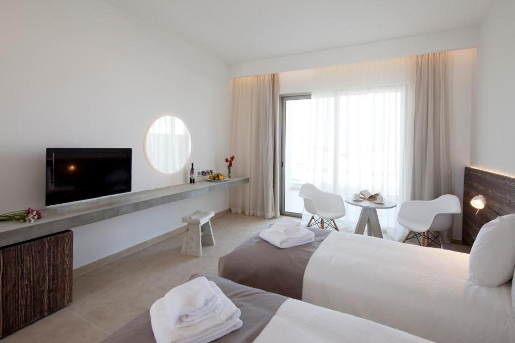 

Napoli - Geroskipou - Amphora Hotel & Suites