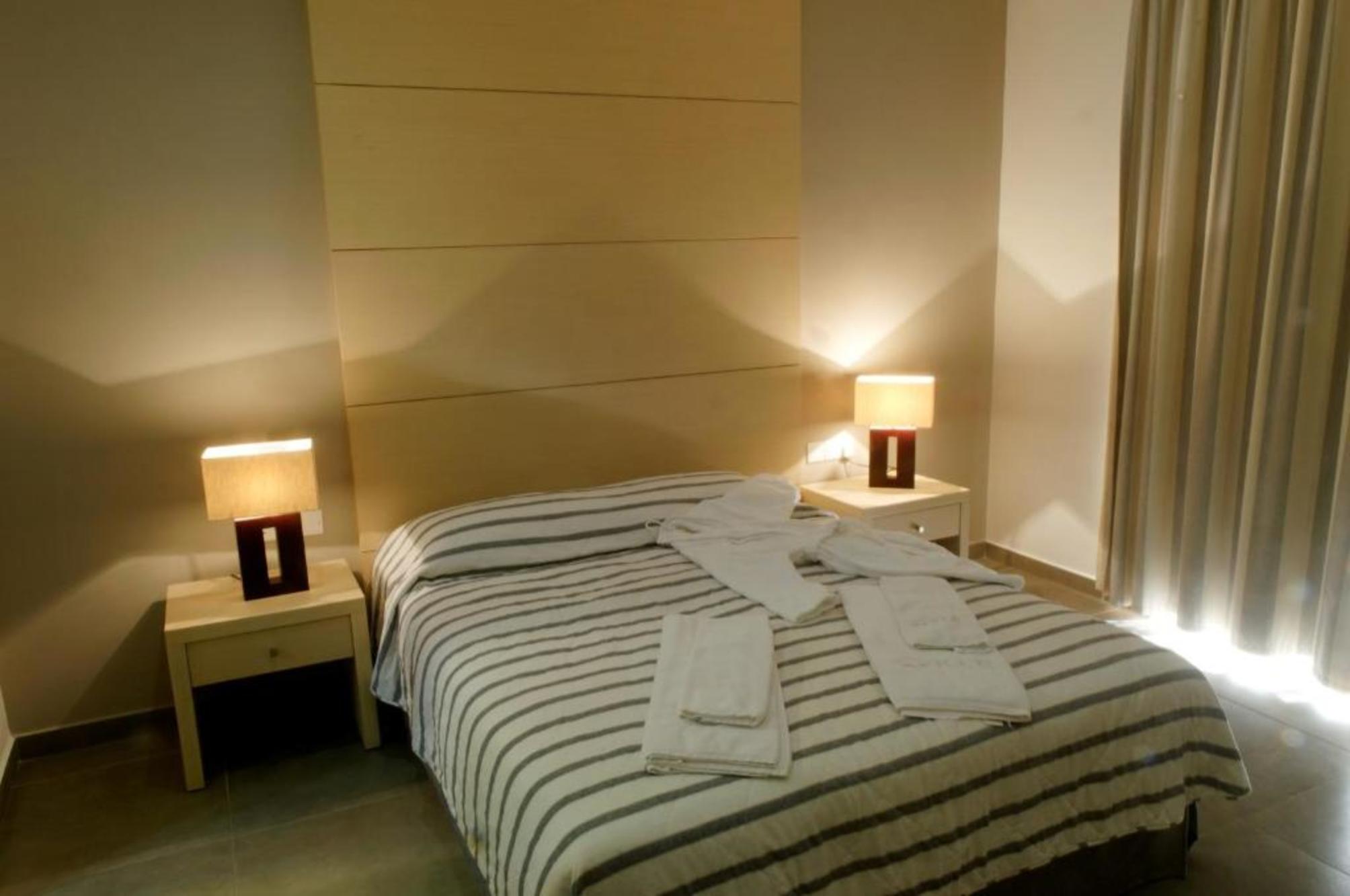 

Napoli - Cipro - Capital Coast Resort & Spa