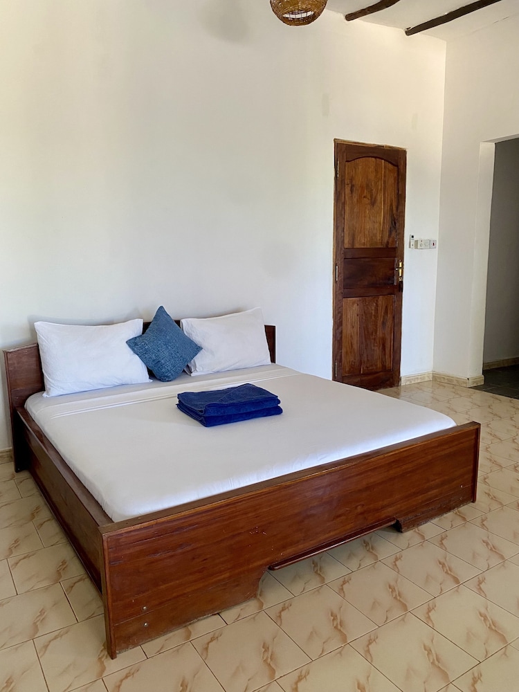 

Torino - Jambiani, Zanzibar - White Star Ocean View Hotel