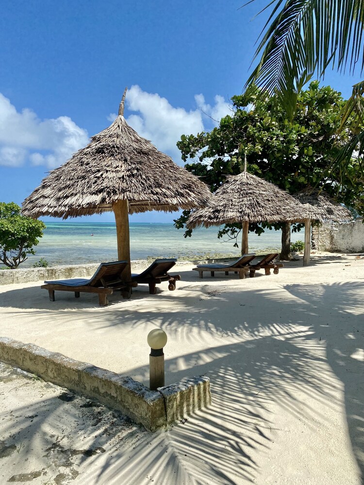 

Lamezia Terme - Jambiani, Zanzibar - White Star Ocean View Hotel