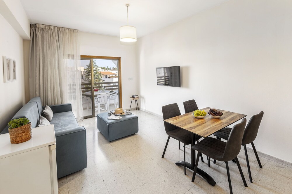 

Catania - Polis - Stephanos Hotel Apartments