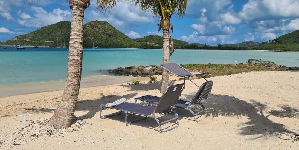 

Roma - St. John's - True North Waterfront Villa