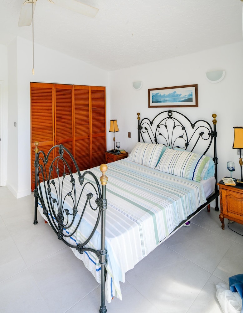 

Milano - Jolly Harbour - True North Waterfront Villa