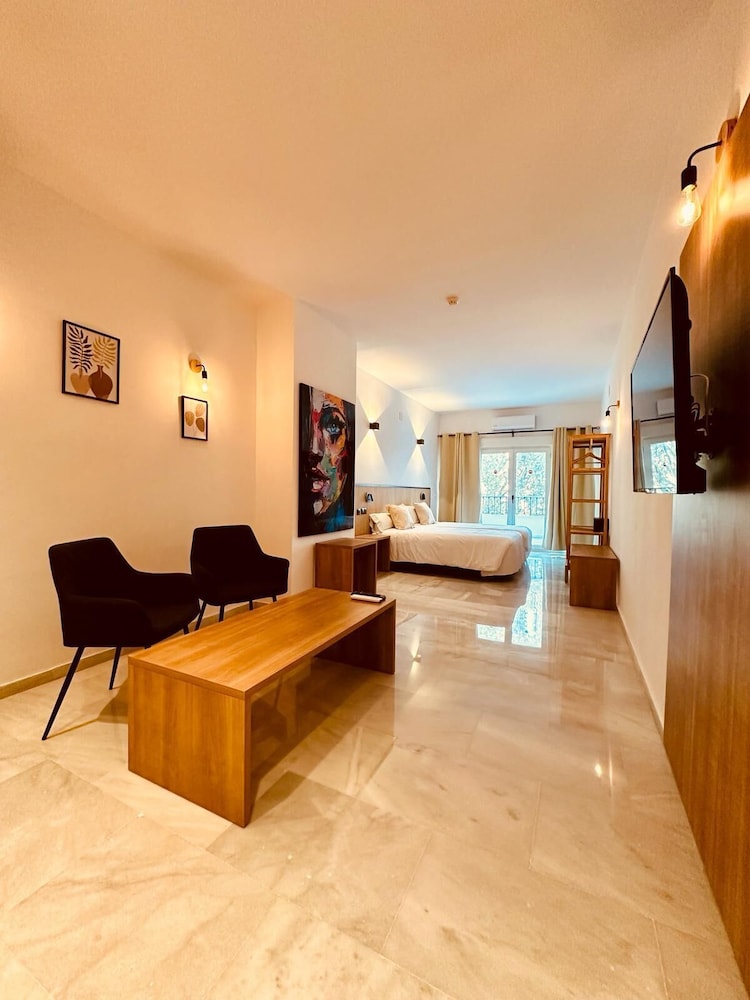 

Verona - Fuengirola - Aparthotel First Flatotel International