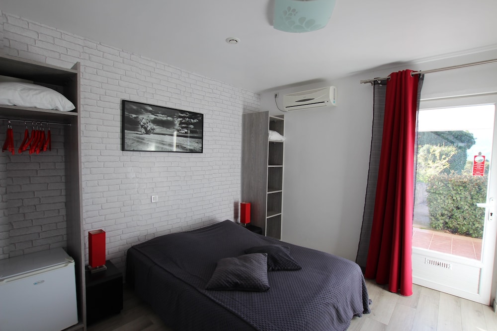 

Roma - Saint Florent - Hôtel "U Nebbiu