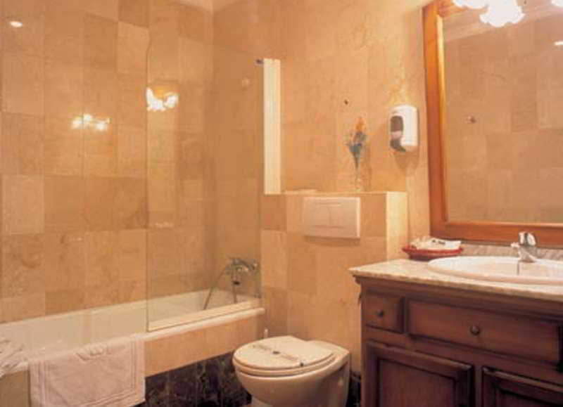 

Brindisi - Jávea - Aparthotel Pinosol