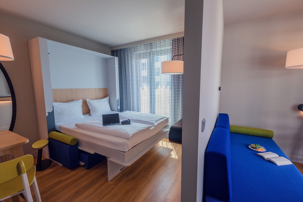 

Bari - Filderstadt - Adagio Access Stuttgart Airport Messe