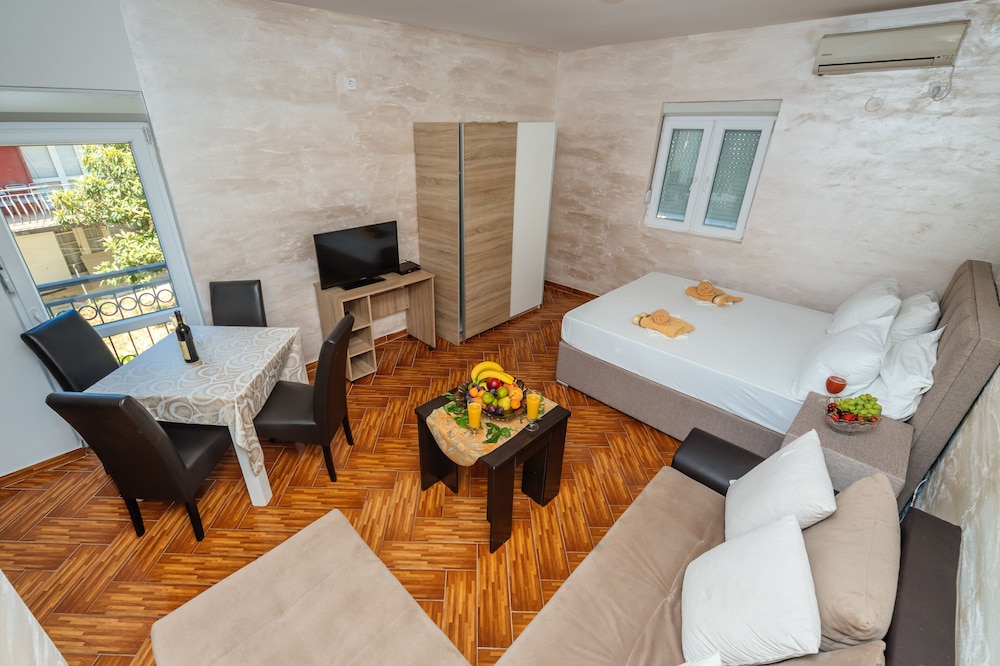 

Roma - Bar - ApartHotel Stijovic