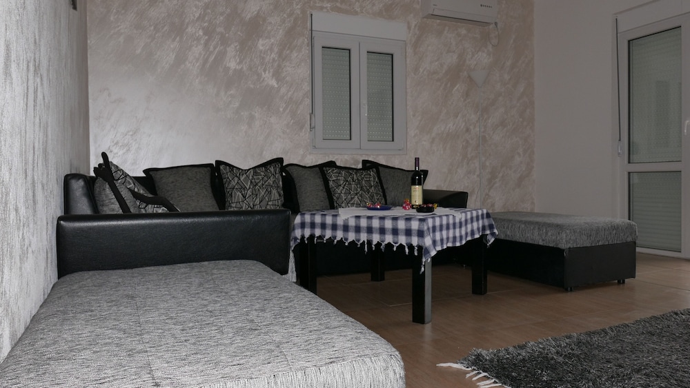 

Milano - Bar - ApartHotel Stijovic
