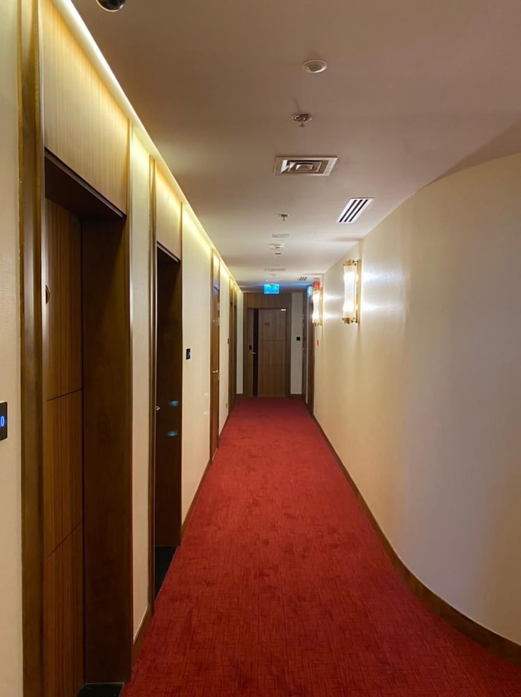 

Napoli - Sharjah - AL HAYAT HOTEL