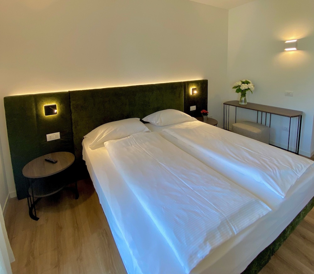 

Milano - Gargnano - Hotel Pai