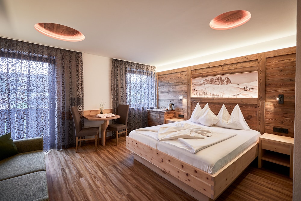 

Milano - Alpe di Siusi - Hotel Garnì Savoy