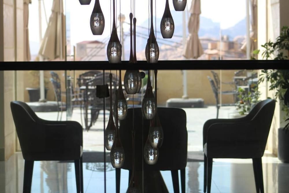 

Milano - Wadi Musa(Petra) - H Luxury Hotel