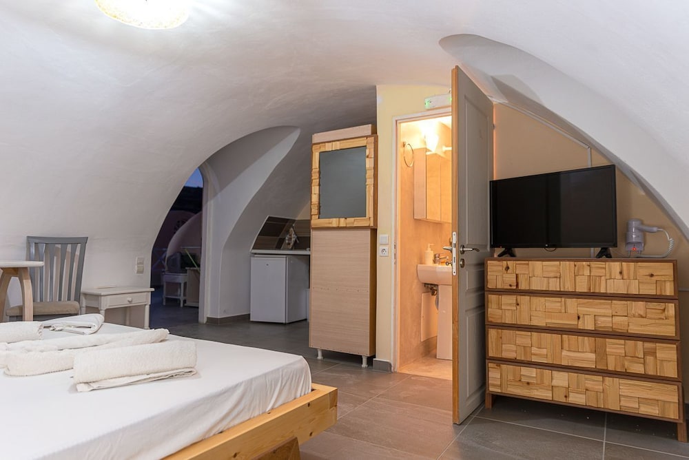 

Brindisi - Perivolos - Leon Lux Apartments