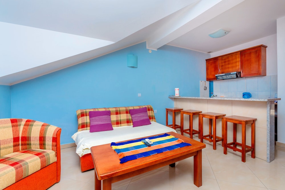 

Roma - Kamenari - Rosic Apartments Tivat