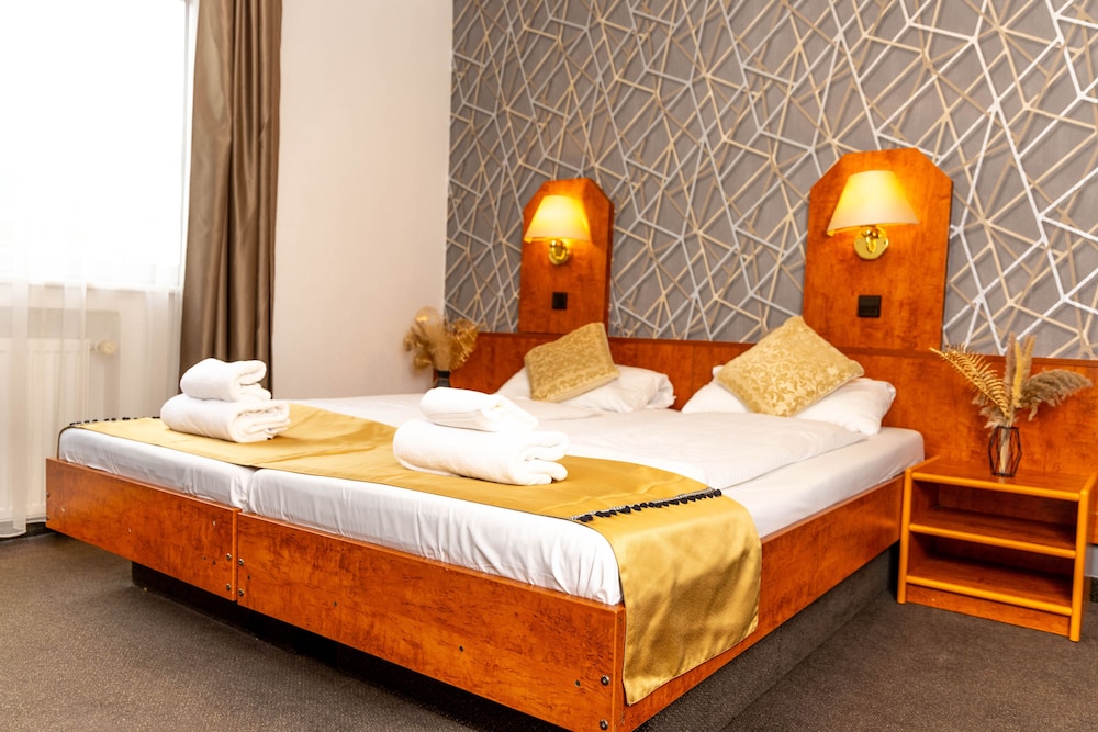 

Roma - Offenbach - Hotel Rossija