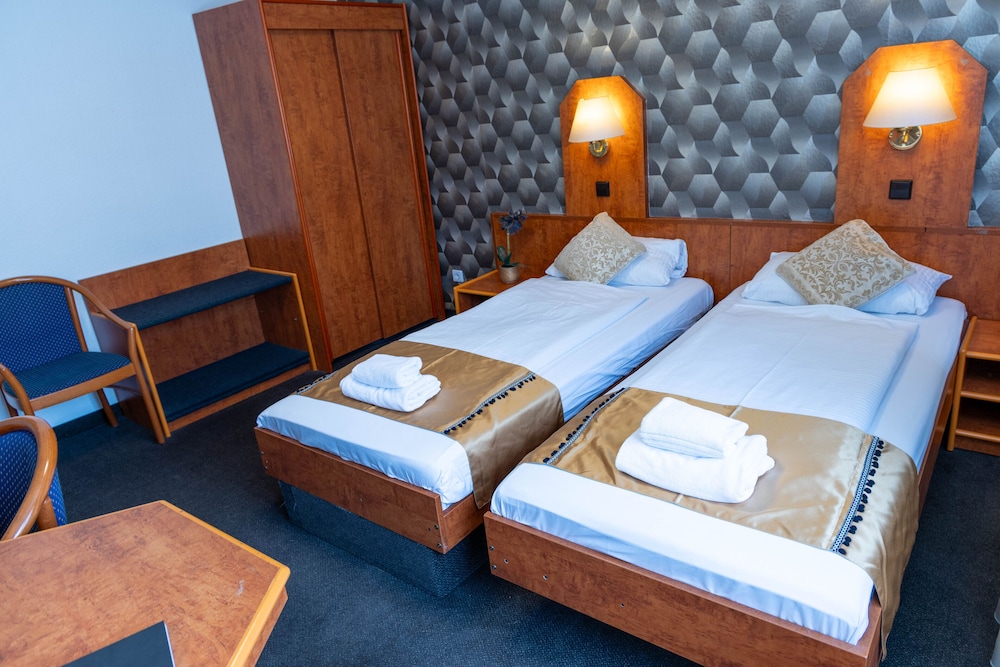 

Napoli - Francoforte sul Meno - Hotel Rossija
