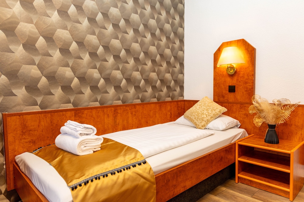 

Roma - Offenbach - Hotel Rossija