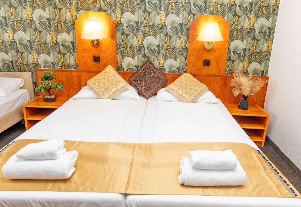 

Roma - Neu-Isenburg - Hotel Rossija