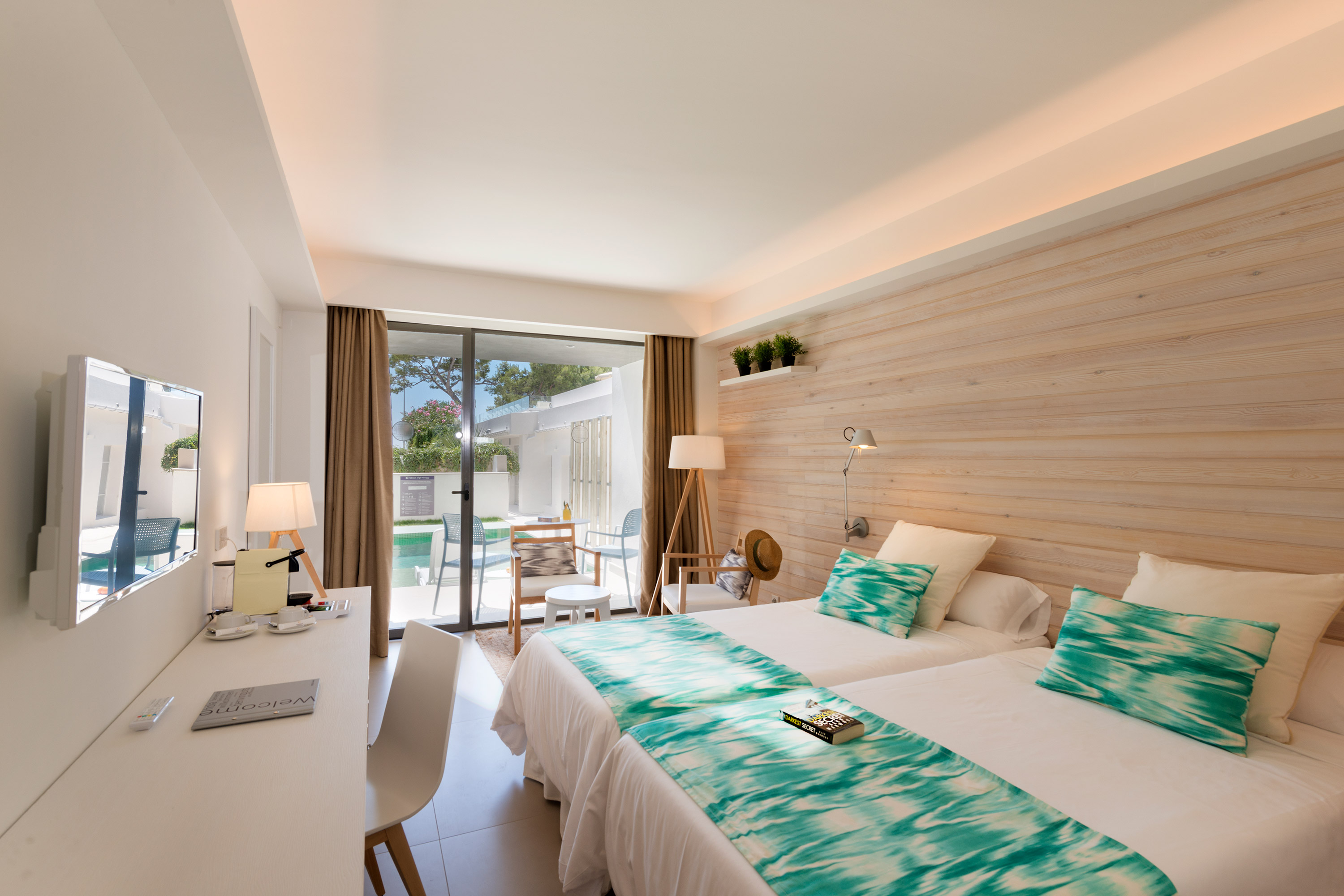 

Trieste - Palma di Maiorca - FERGUS Style Palmanova - Adults Only
