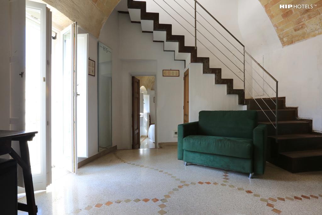 

Bologna - Matera - Hotel Sassi