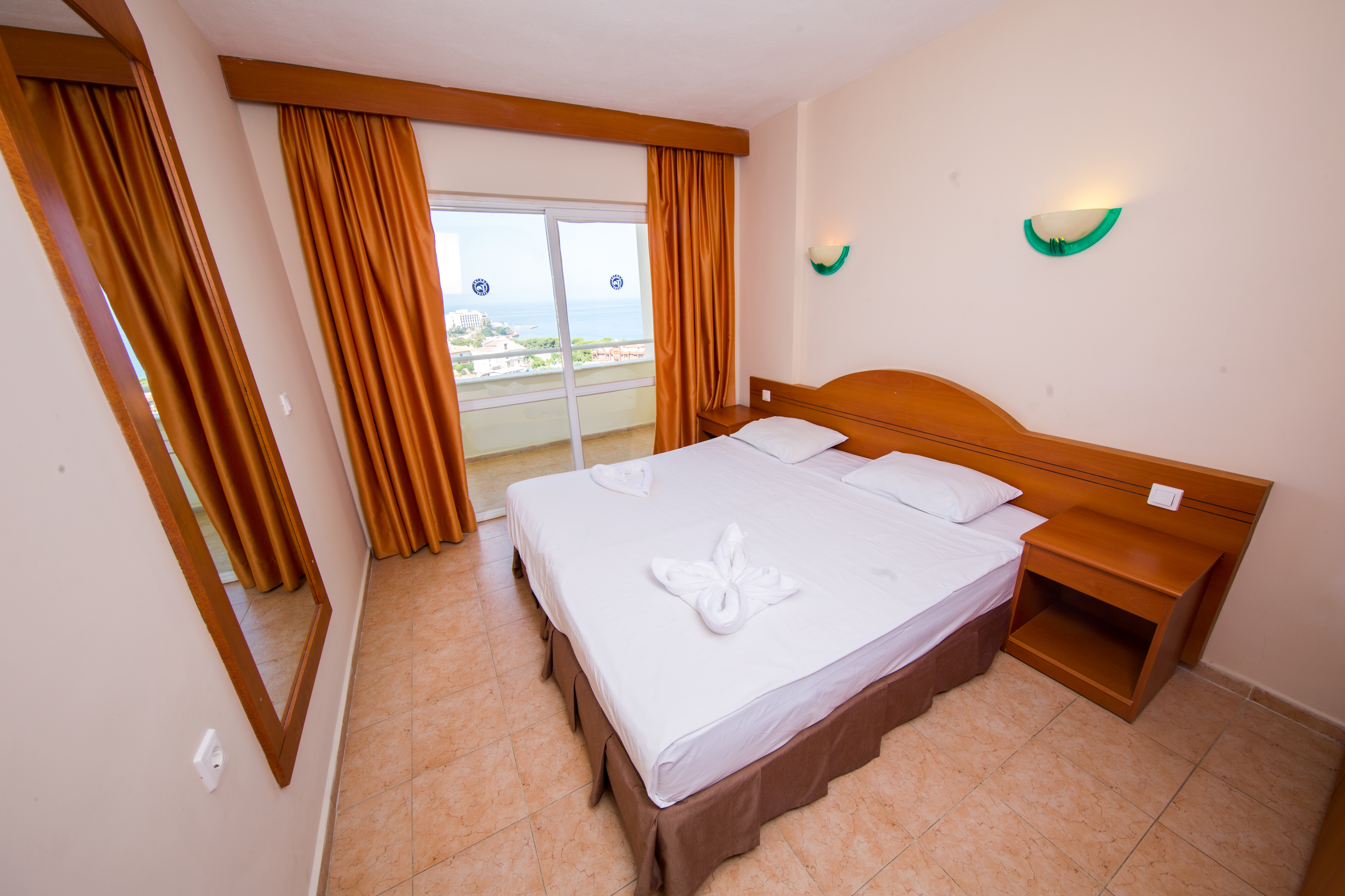 

Venezia - Izmir, Turchia - Tuntas Family Suites Kusadasi
