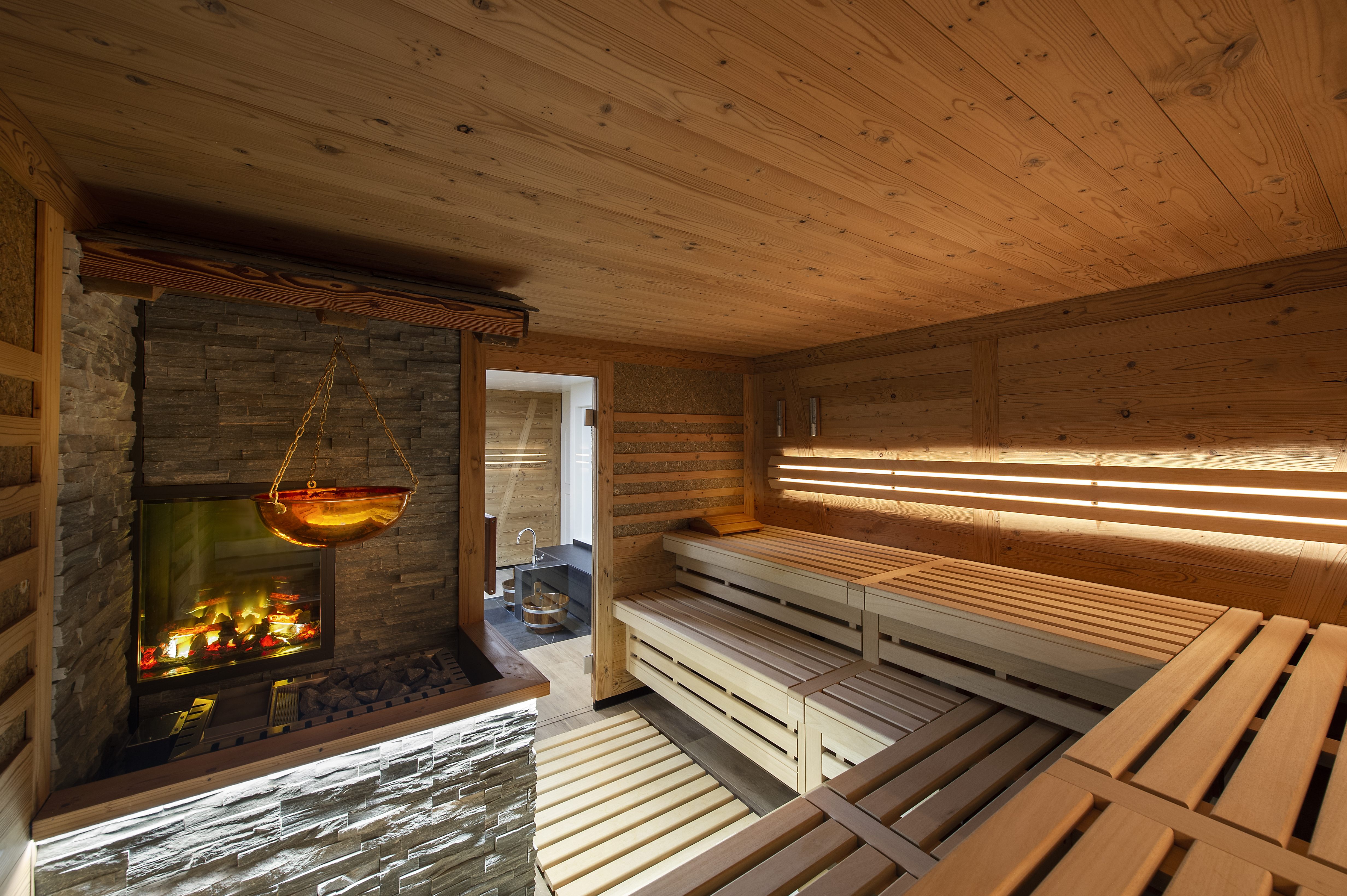 

Milano - Gstaad - GOLFHOTEL Les Hauts de Gstaad & SPA