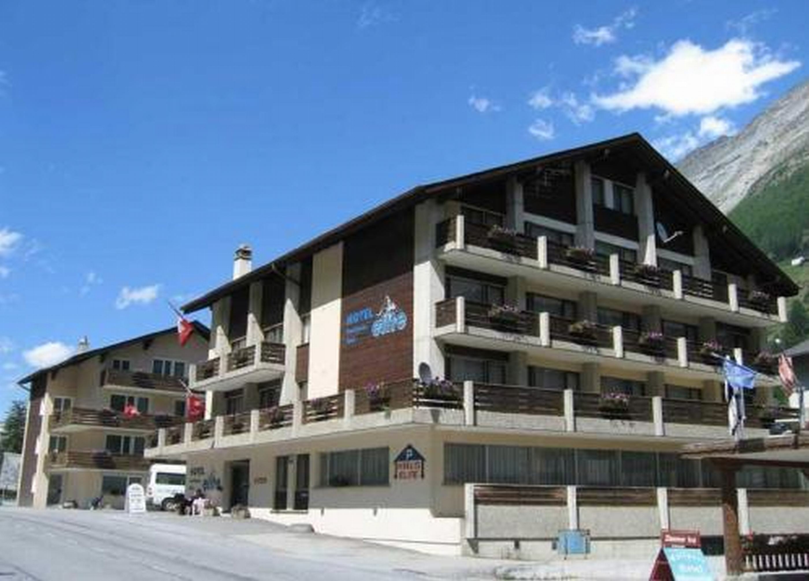 

Napoli - Zermatt - Hotel Mountime