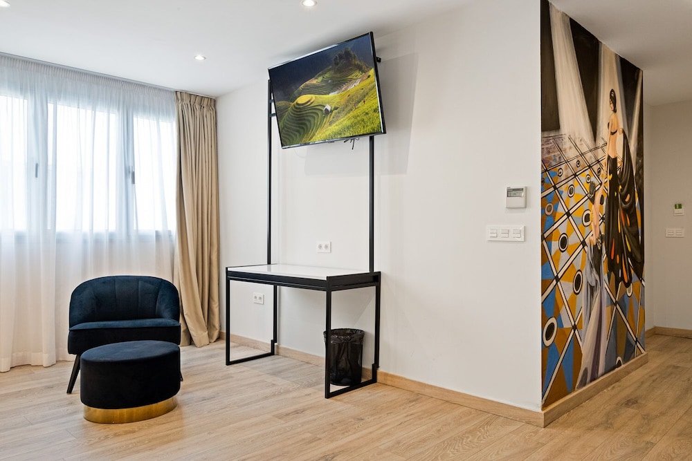 

Trieste - Santa Cruz de Tenerife - Urban Anaga Hotel