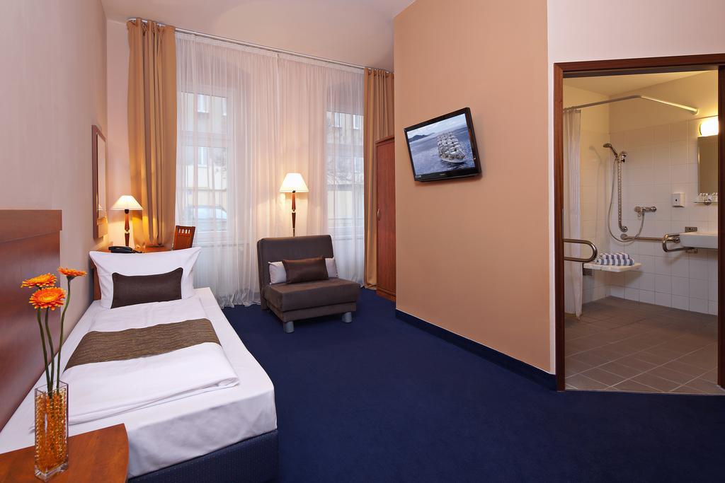 

Pisa - Berlin-Tegel - Hotel Atrium Charlottenburg
