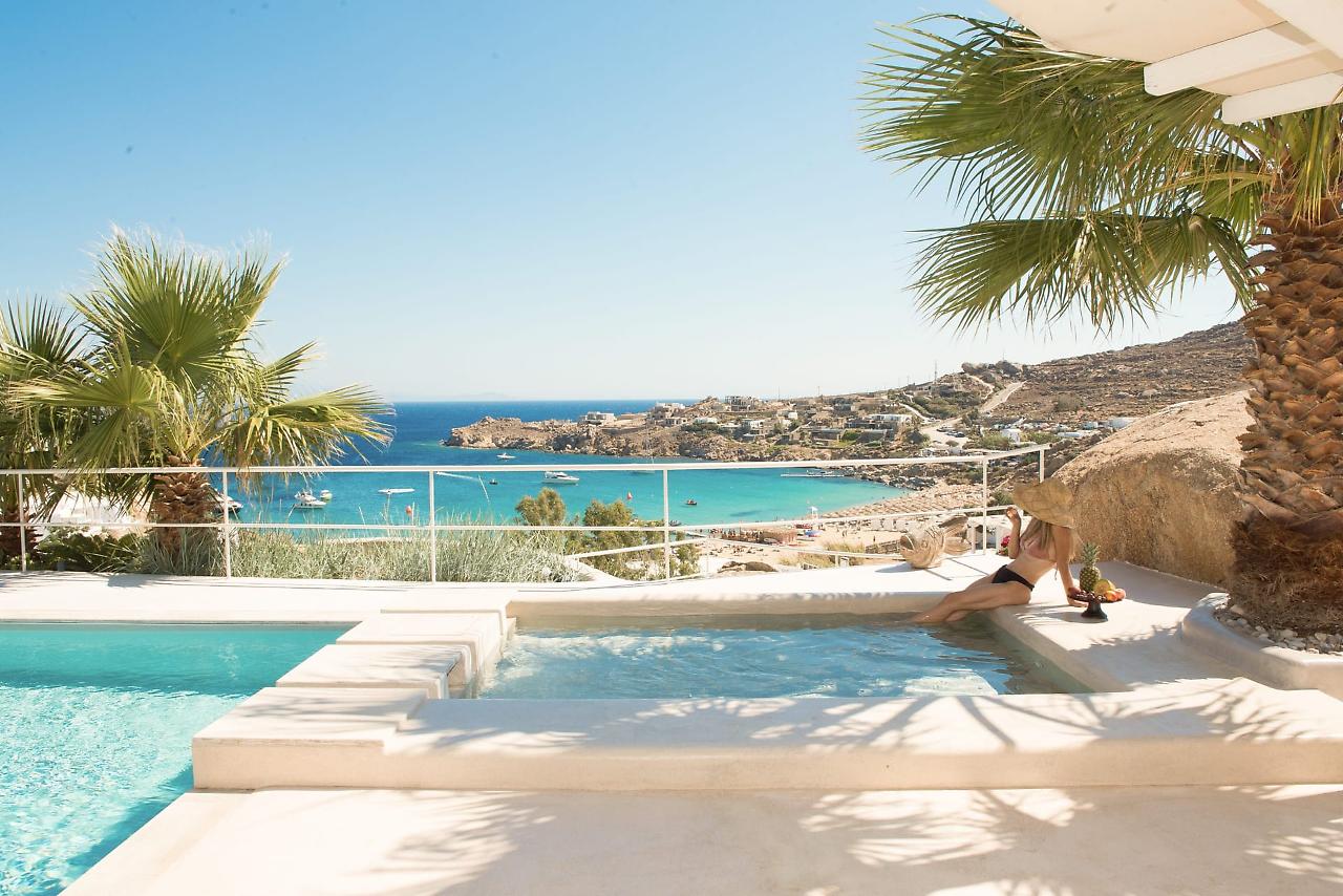 

Bari - Mykonos città - Super Rockies Resort