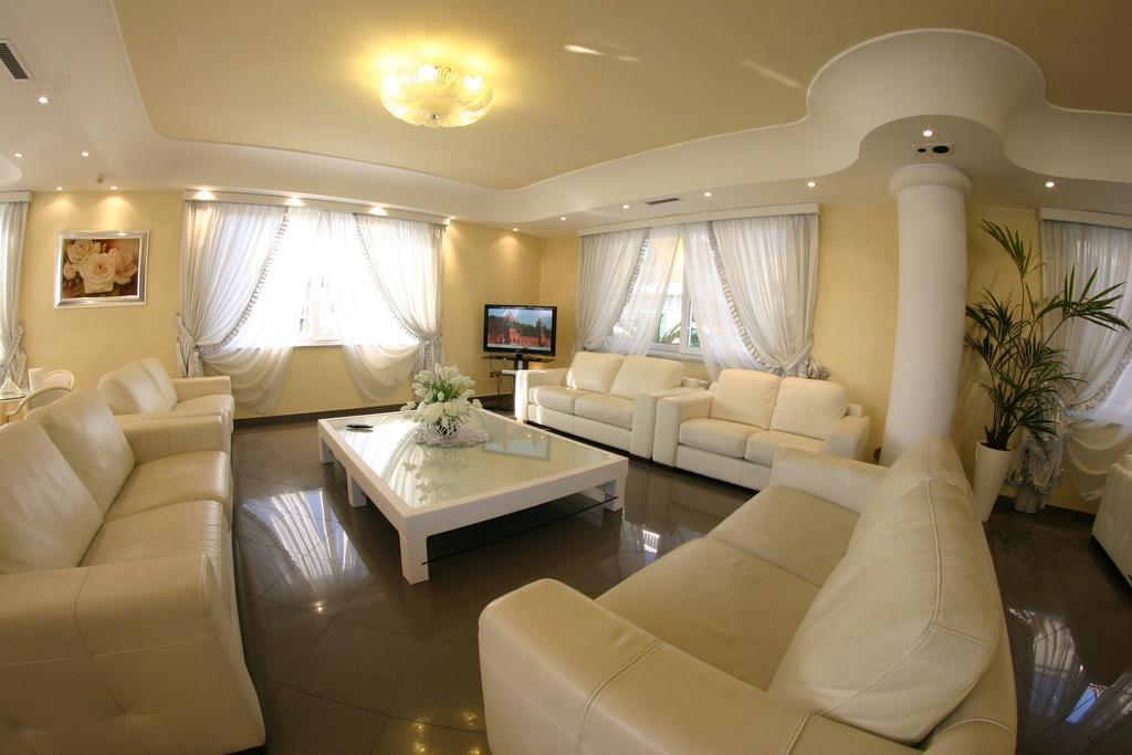 

Milano - Caivano - Hotel Luxor