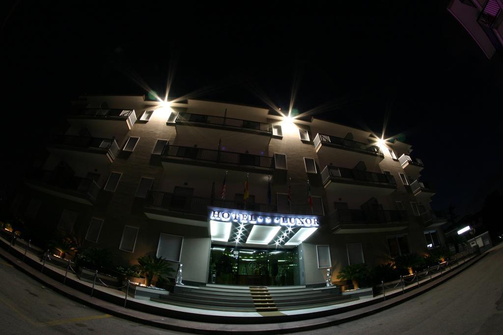 

Milano - Casalnuovo di Napoli - Hotel Luxor