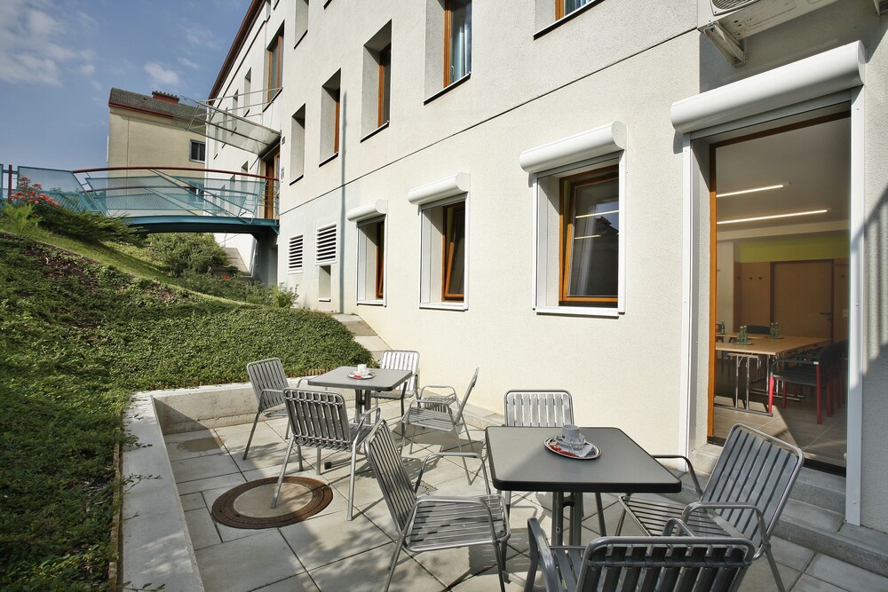 

Roma - Hinterbrühl - Am Spiegeln dialog.hotel.wien