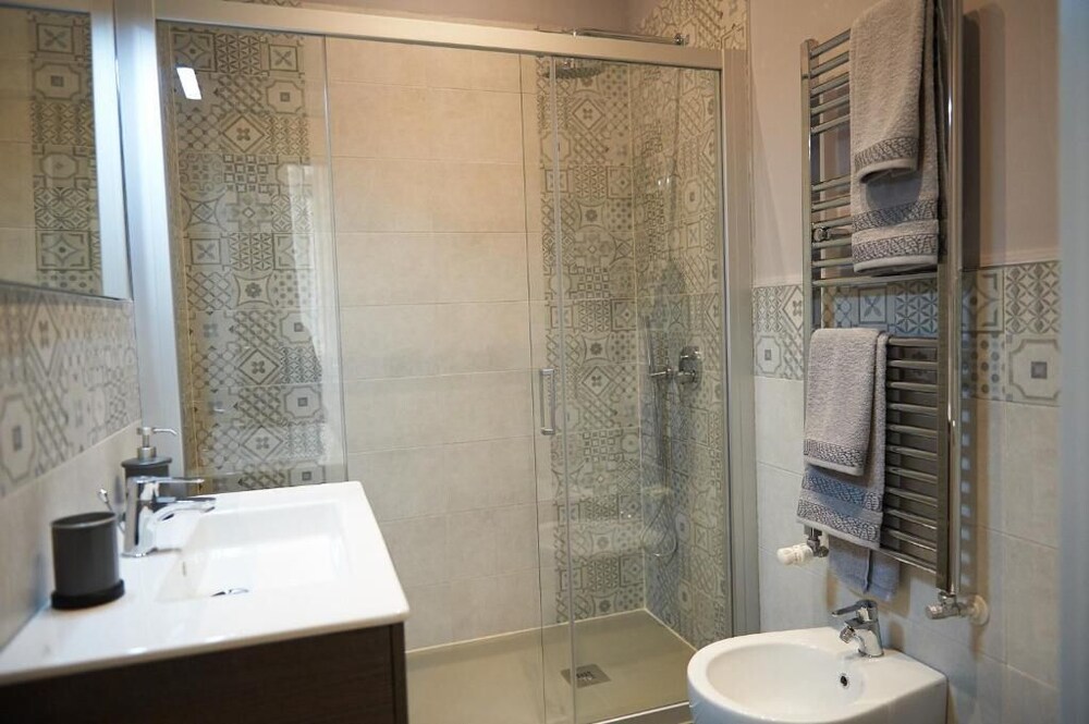 

Roma - Trieste - Miramare Luxury Suites