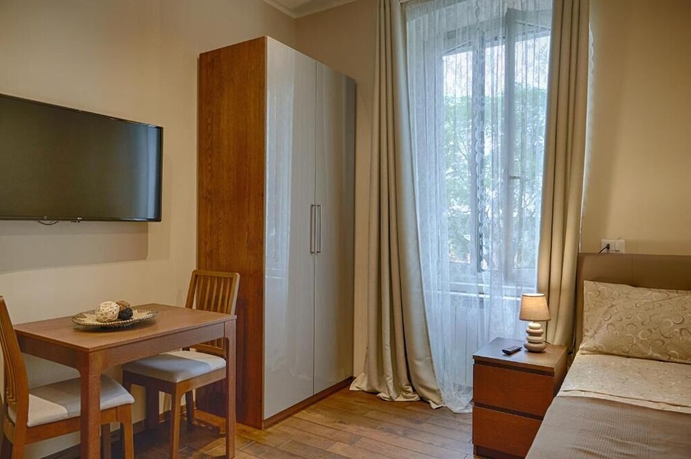 

Roma - Trieste - Miramare Luxury Suites