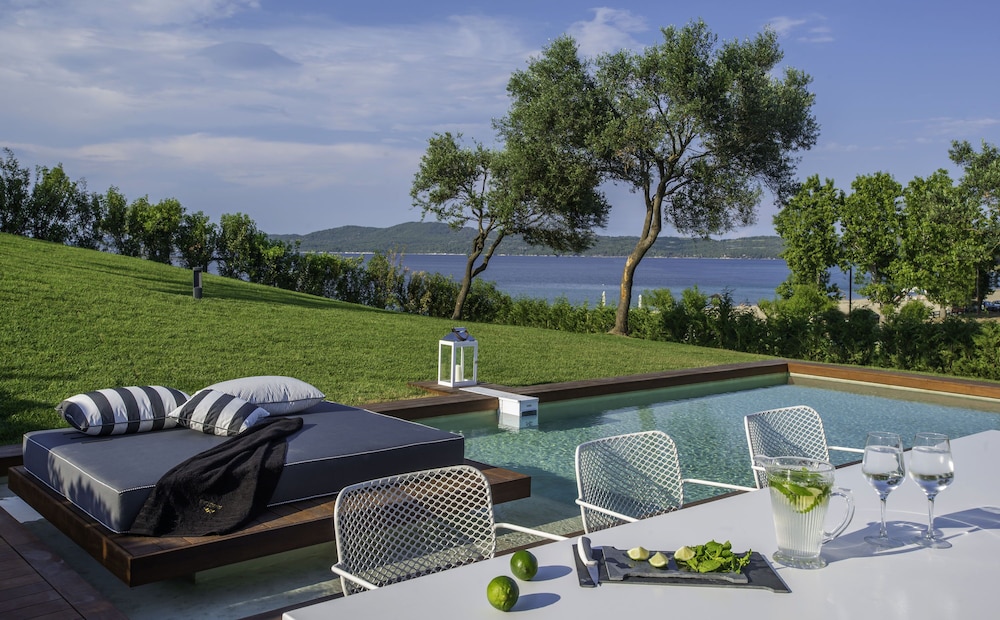 

Bologna - Ouranopolis - Avaton Luxury Beach Resort - Relais & Chateaux