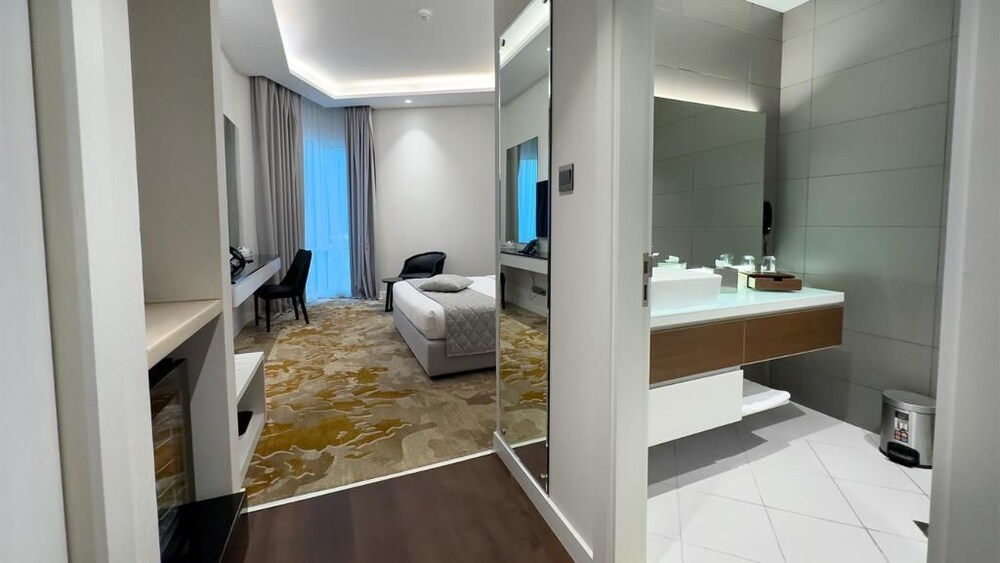 

Roma - Dubai - eStay Hotel