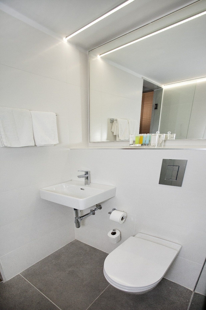 

Verona - Limassol - Pefkos City Hotel