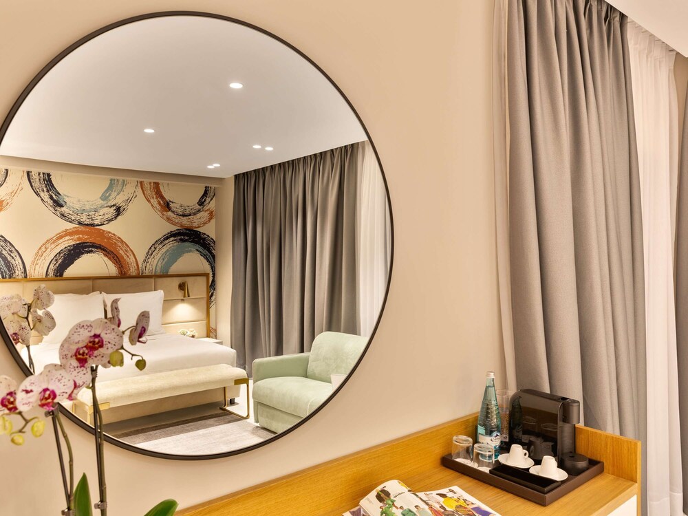 

Brindisi - Tirana - Mercure Tirana