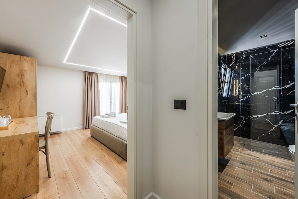 

Milano - Durrës - Relax Inn Hotel Durres