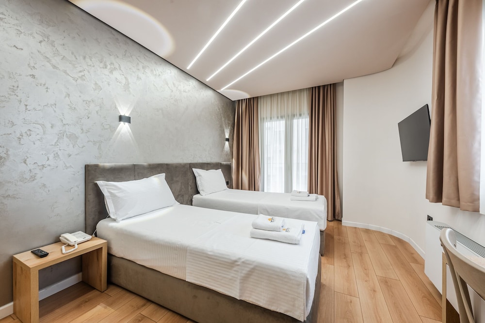 

Catania - Durrës - Relax Inn Hotel Durres