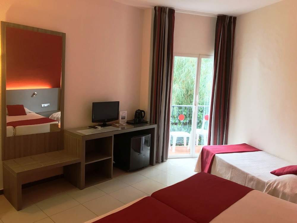 

Milano - Maro - Nerja Club by Dorobe Hotels