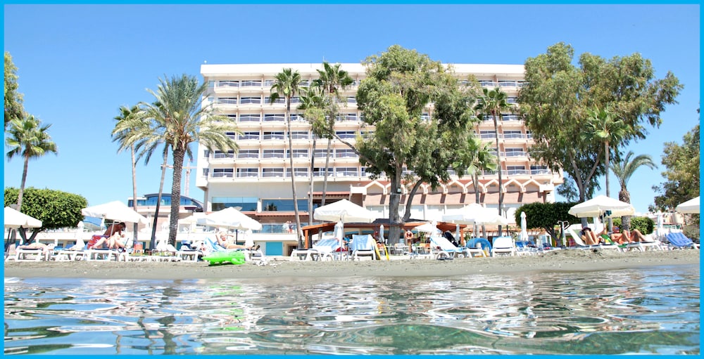 

Bari - Limassol - Poseidonia Beach Hotel