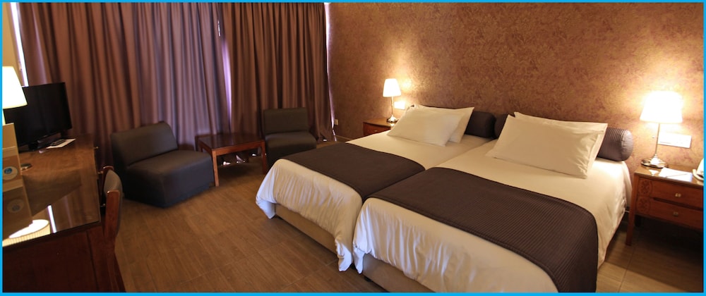 

Torino - Limassol - Poseidonia Beach Hotel