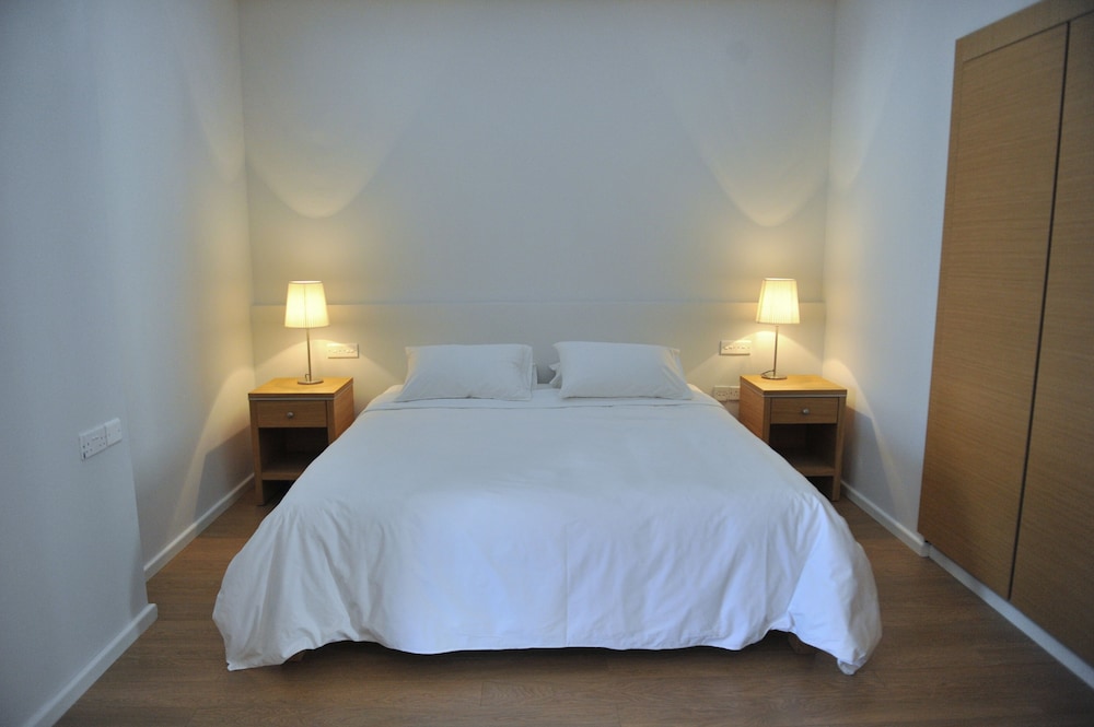 

Roma - Perivolia - E-Hotel Larnaca Resort & Spa