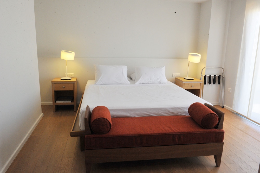 

Roma - Perivolia - E-Hotel Larnaca Resort & Spa