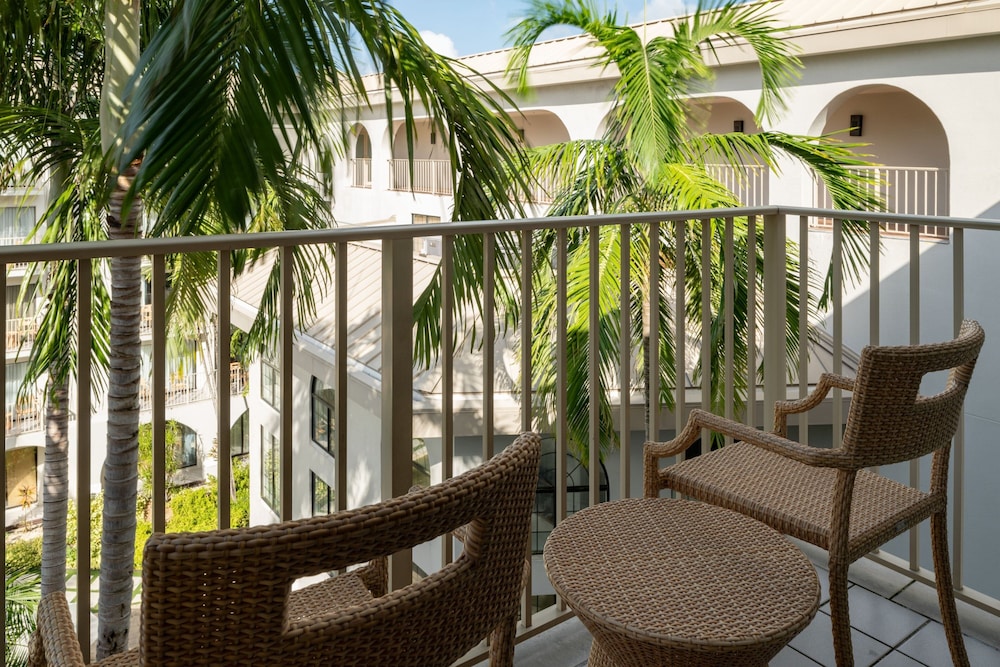

Milano - Seven Mile Beach - Grand Cayman Marriott Resort