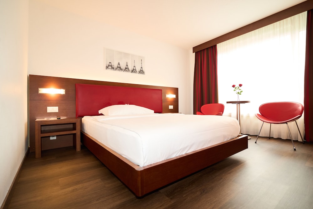 

Napoli - Dietikon - Hotel Conti Dietikon