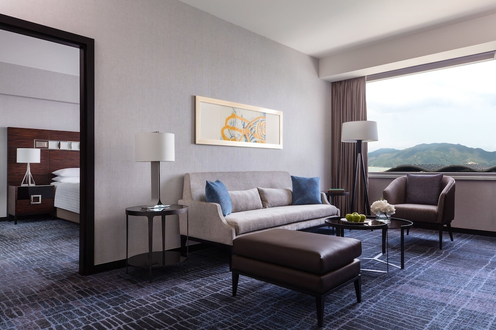 

Roma - Aeroporto di Hong Kong - Hong Kong SkyCity Marriott Hotel